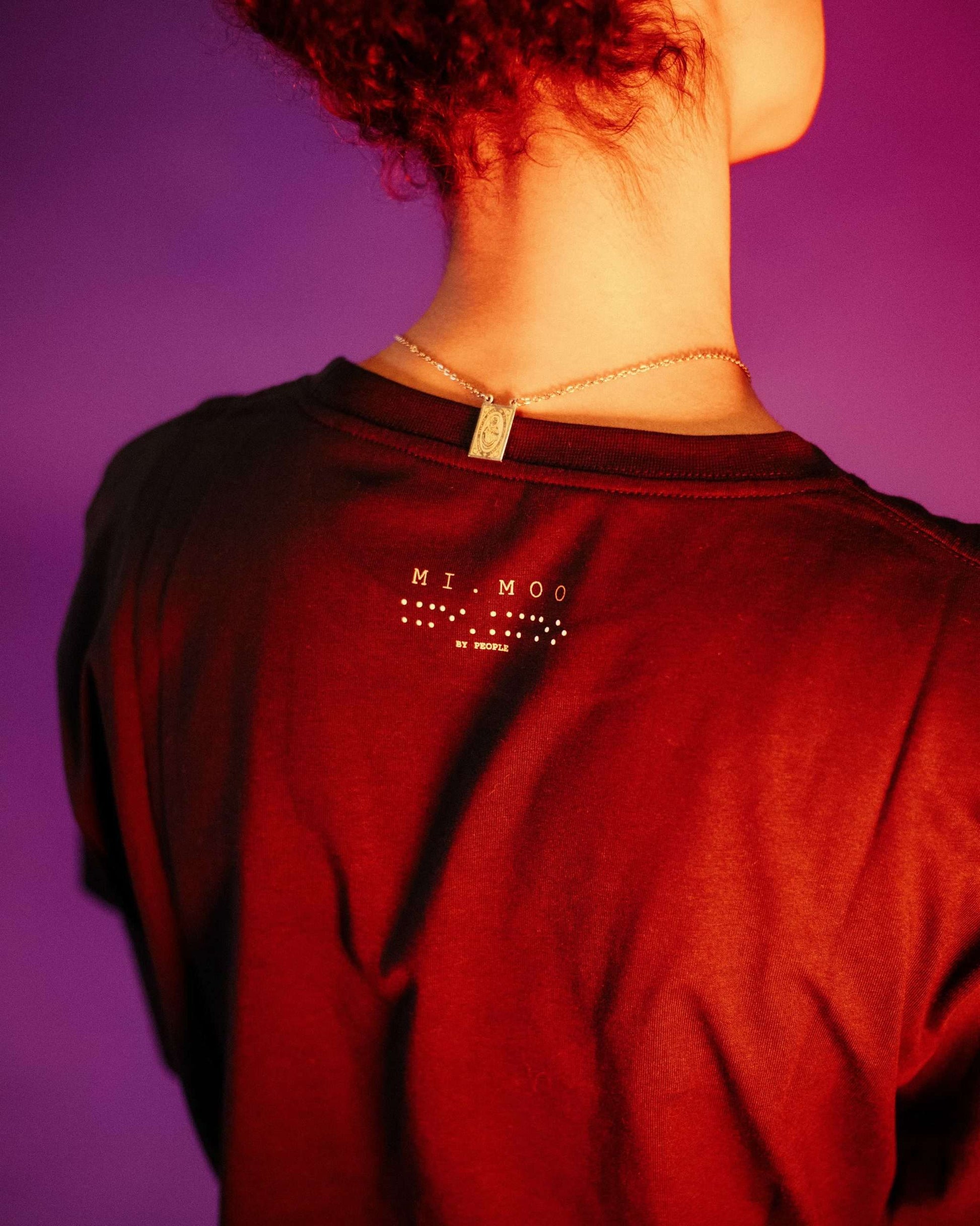 Black t-shirt with MIMOO small logo on the top back